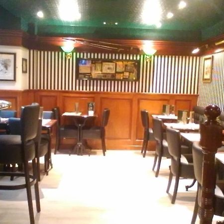 Hotel Jeanne D'Arc Saint-Chély-dʼApcher المظهر الخارجي الصورة