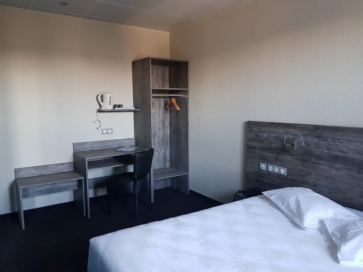 Hotel Jeanne D'Arc Saint-Chély-dʼApcher المظهر الخارجي الصورة