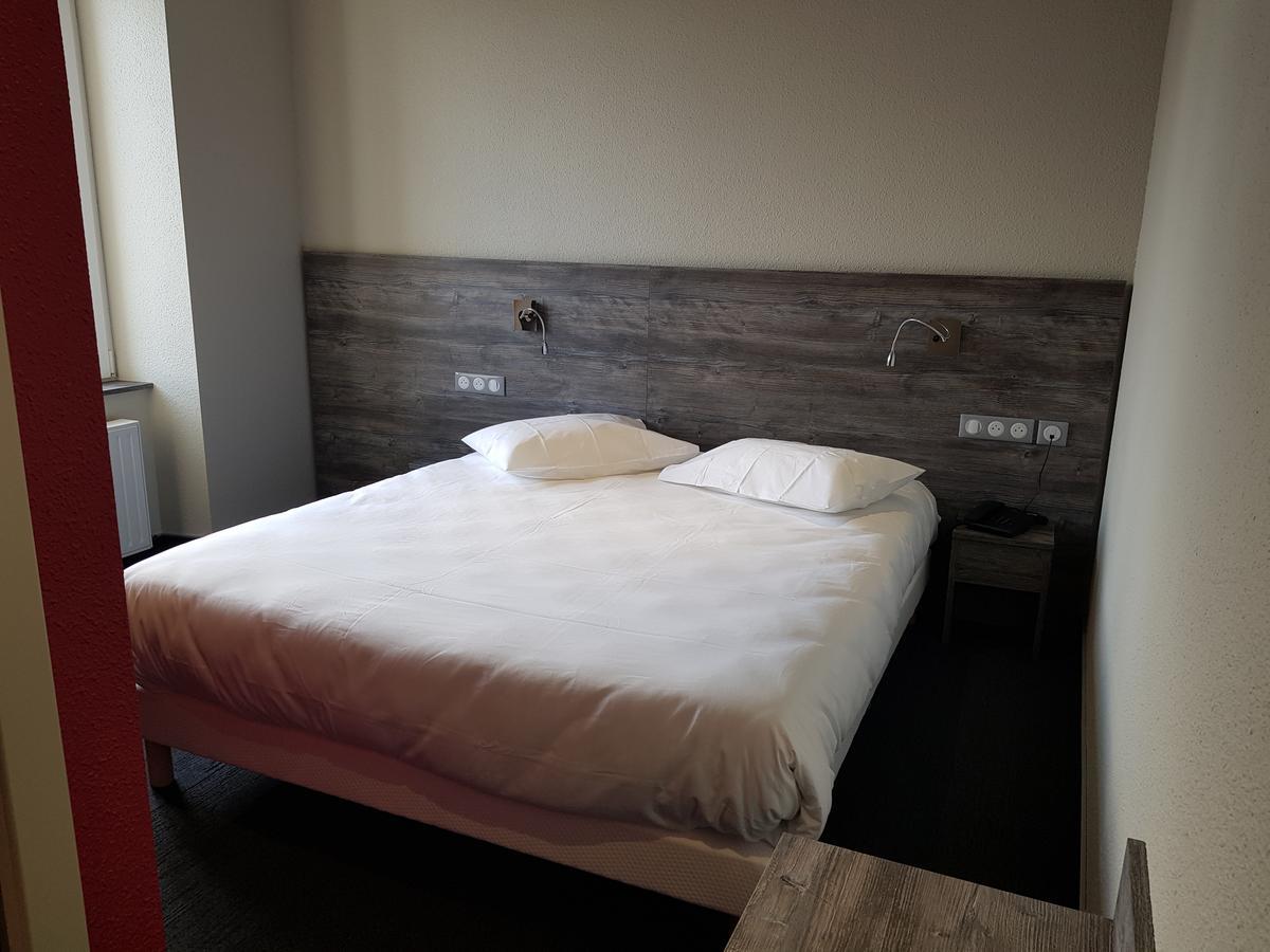 Hotel Jeanne D'Arc Saint-Chély-dʼApcher المظهر الخارجي الصورة